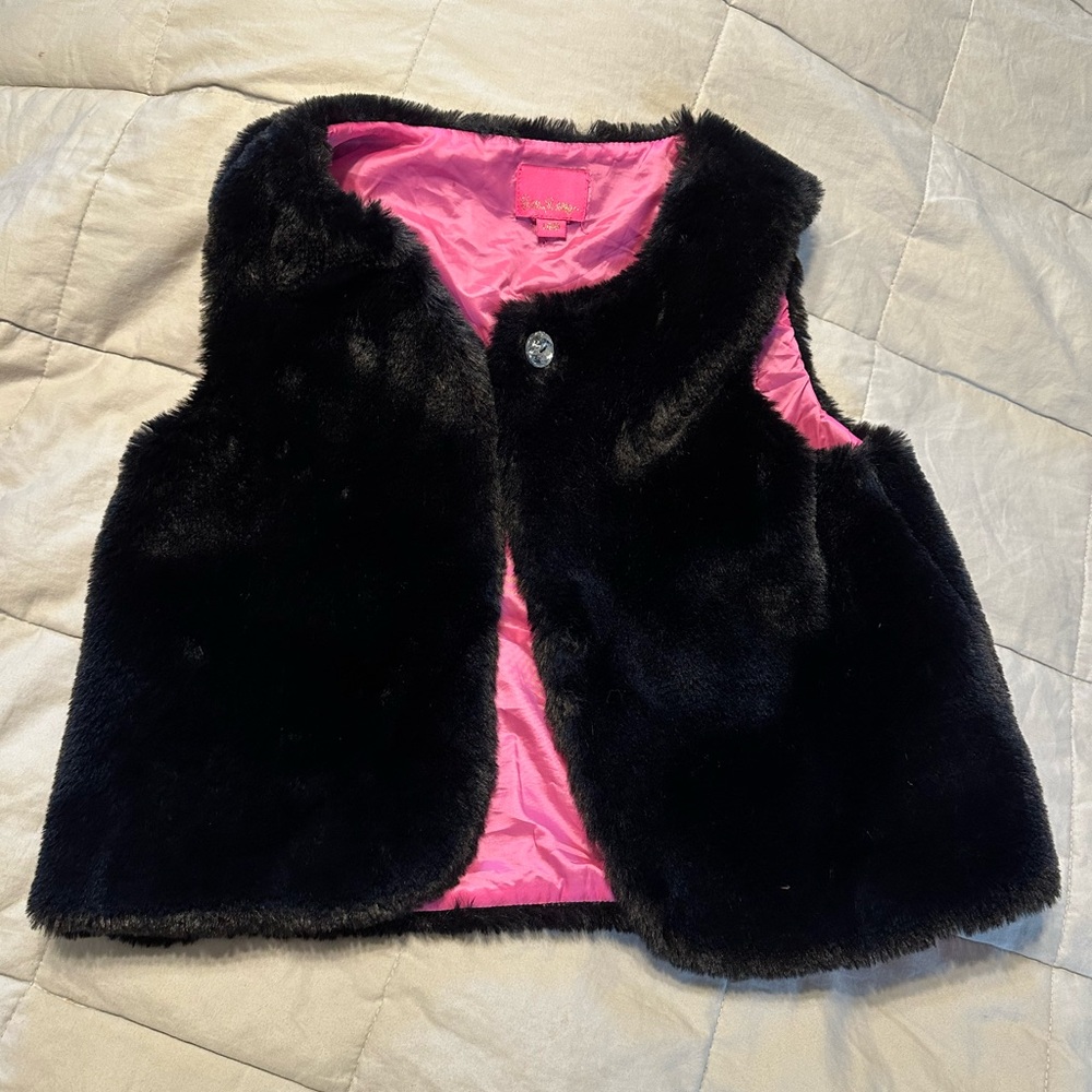 Soft black Lilly Pulitzer fur vest